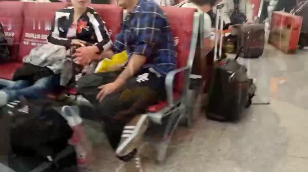 偷拍少妇臭丝脚.m2t